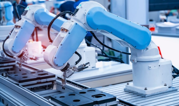 自動化機器やロボットは、機械を用いて人間の作業を自動化することで、生産性の向上や作業環境の改善など、様々なメリットをもたらすことができます。  自動化機器には、生産ライン上での製品の搬送や仕分け、加工や検査など、あらゆる作業を自動的に行う装置があります。自動化機器は、高度な制御技術を駆使し、製品の品質向上や生産性の向上に貢献します。